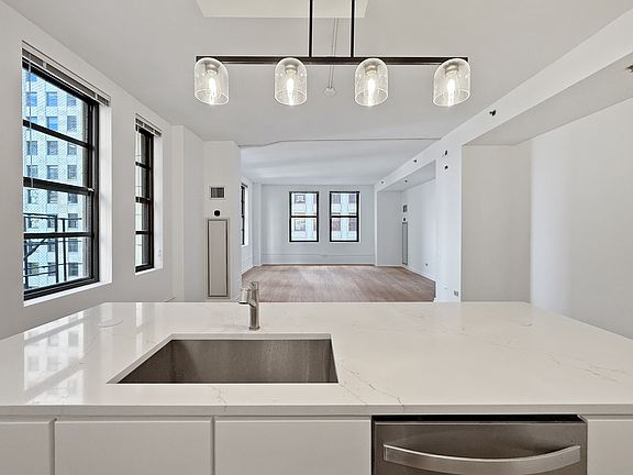 5th image of 5 N Wabash Ave #1200