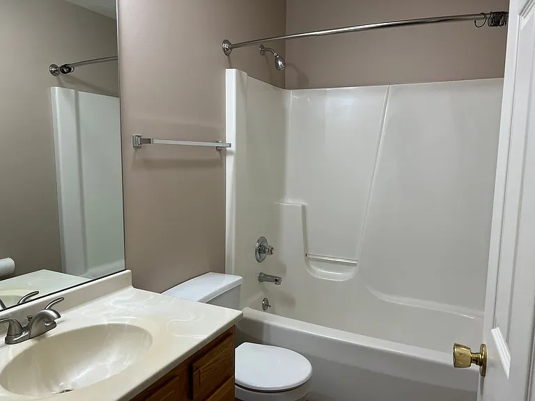 1034 Doral Dr — Photo 13