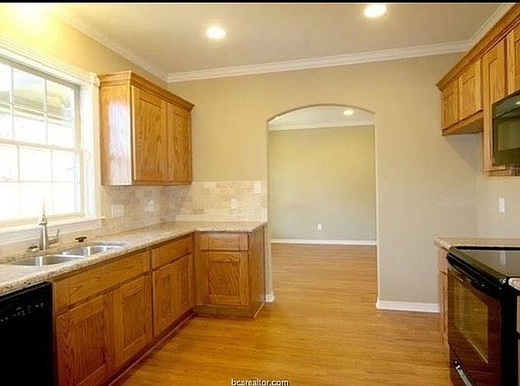 3rd image of 4103 Whispering Creek Dr