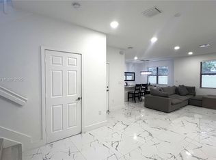 Aquabella, Hialeah, FL 33018