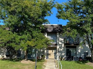 8455 N Akins Rd APT 102, North Royalton, OH 44133