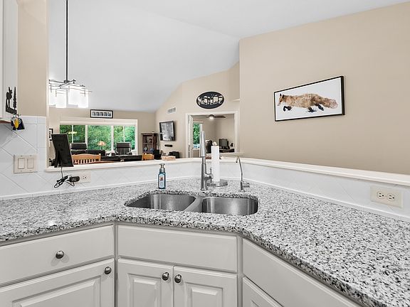 5th image of 5309 Penrose Ln