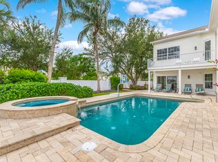 1200 Tree Bay Ln, Sarasota, FL 34242