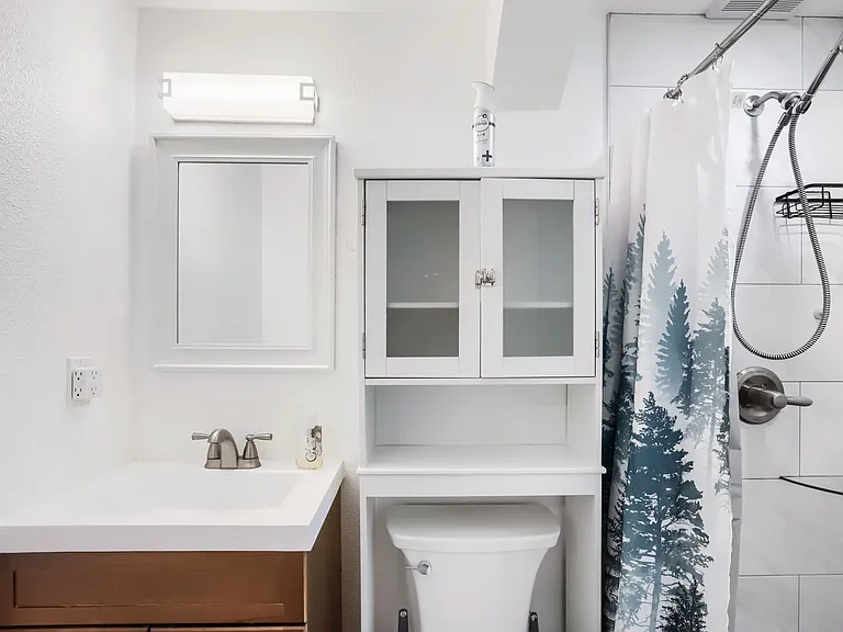 Bathroom #2 - Lower