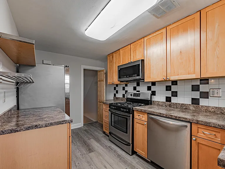 1565 Dellsway Rd — Photo 12