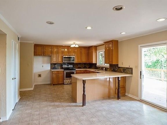 4th image of 275 Mohon Dr