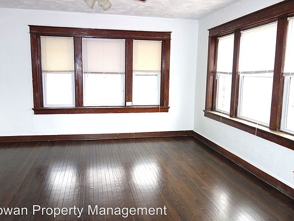 3rd image of 125 N Lawn Ave APT 10