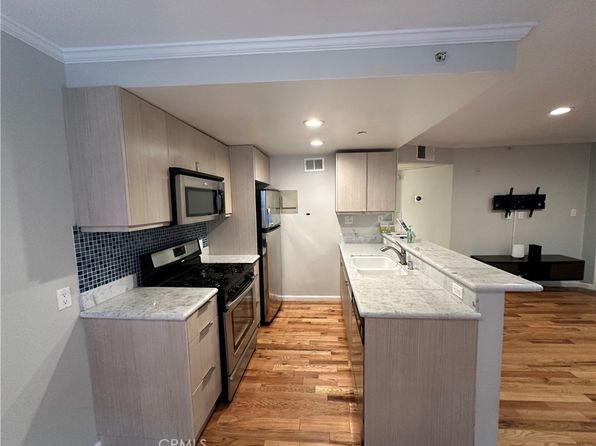 View of Glendale CA Condos & Apartments For Sale - 38 Listings | Zillow
