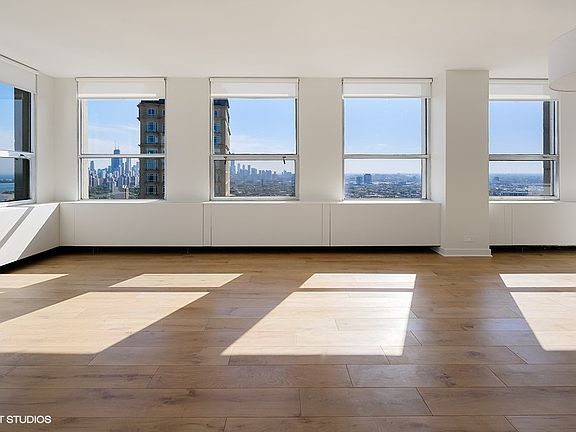 3rd image of 2626 N Lakeview Ave #4108-4106