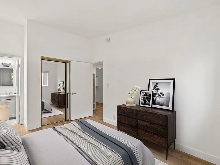 1829 Beloit Ave #4 — Photo 7