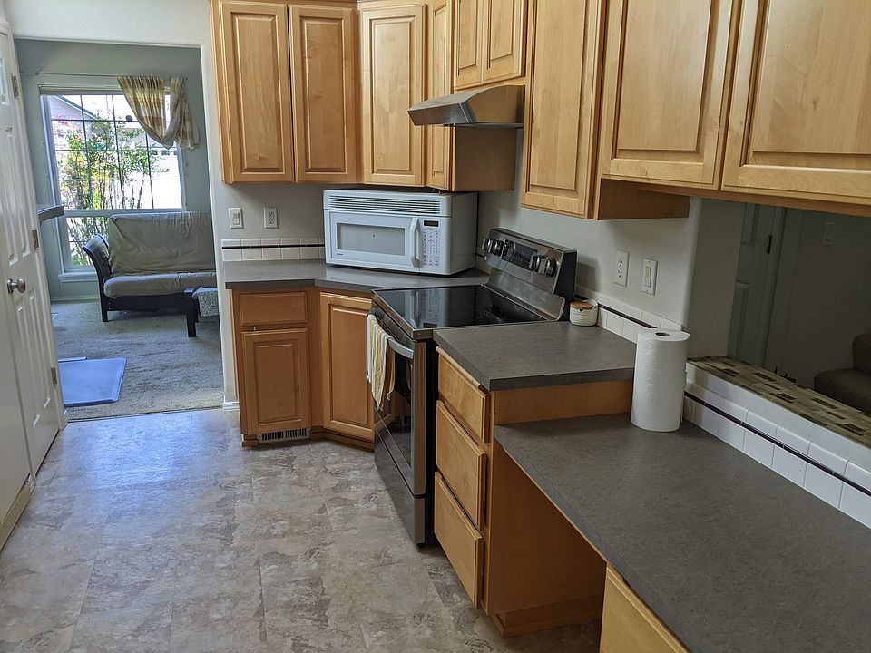 1st image of 2061 NE 51st Ave