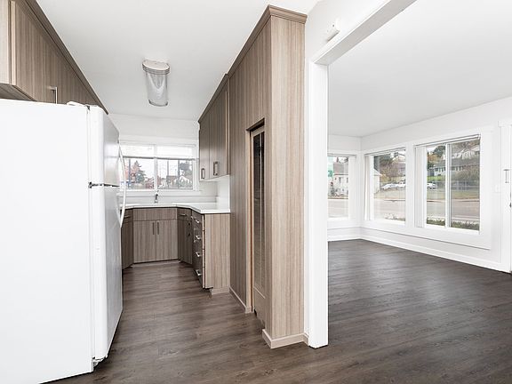 3rd image of 5058 Martin Luther King Jr Way S #T10