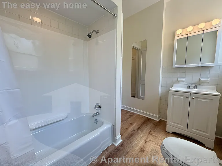 1034 Cambridge St — Photo 8