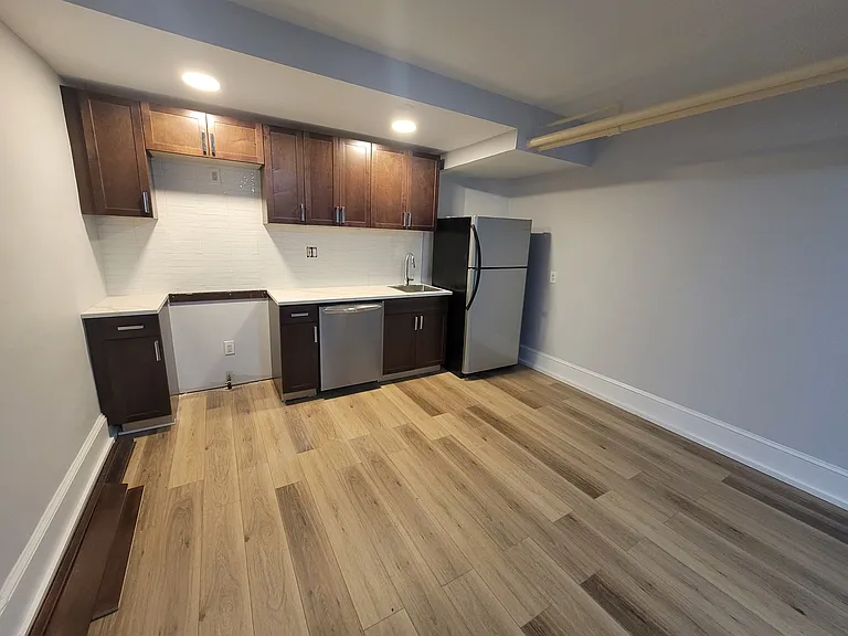 27 Russell Ave #1 — Photo 3