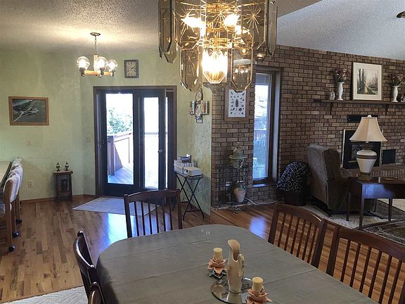 5th image of 242 Willow Ct