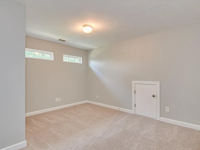 158 Kenilworth Dr — Photo 39