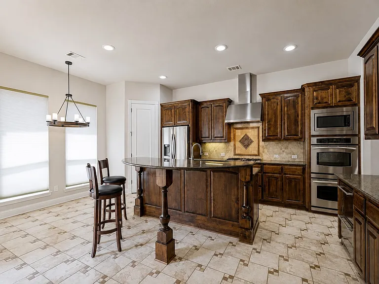 411 Brazoria Dr — Photo 9