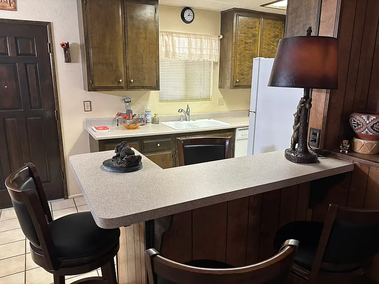 304 E Mojave Blvd — Photo 3