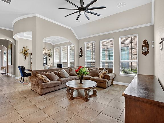 2nd image of 510 Garden Ave