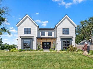 721 S Geyer Rd, Saint Louis, MO 63122