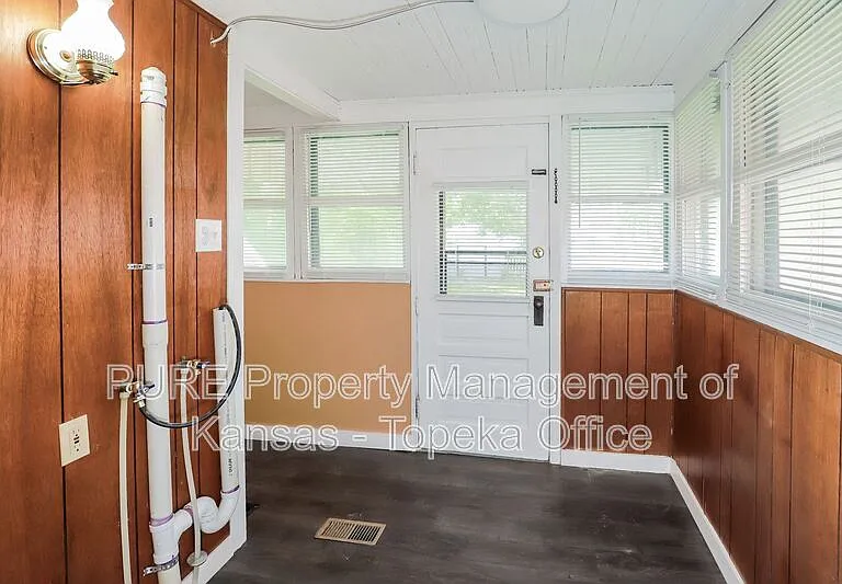 1823 SW 2nd St — Photo 13