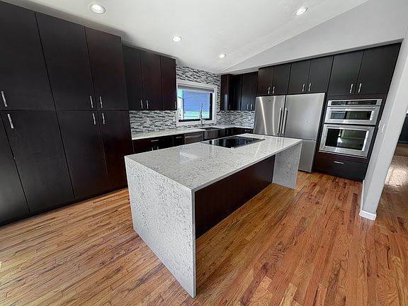 5th image of 2552 NE Lynda Ln