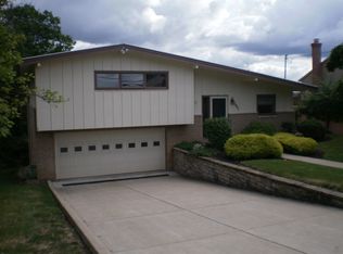 2451 Ridge Rd, South Park, PA 15129