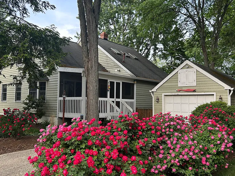 1111 Van Buren Dr — Photo 1