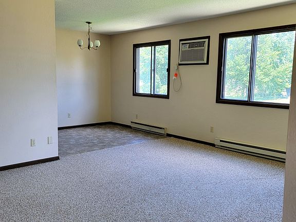 4th image of 120 Slocum St #16040631