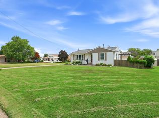 2602 43rd St, Moline, IL 61265