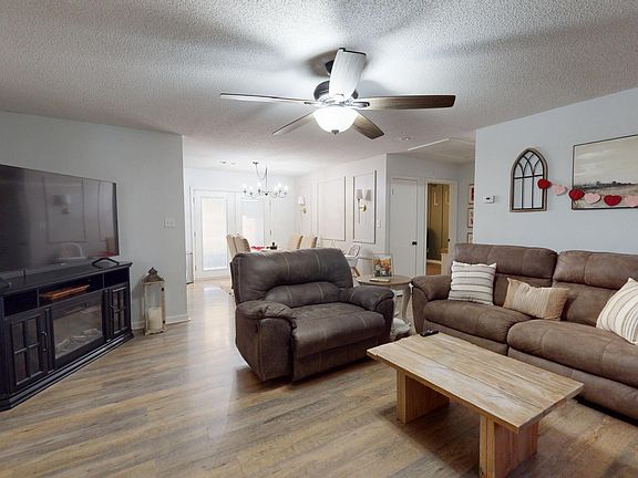 3rd image of 1340 Harris Rd