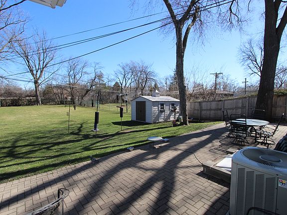 2nd image of 2053 Cedar St