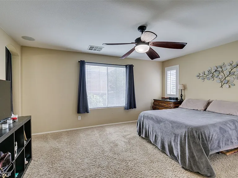 2619 Begonia Valley Ave — Photo 38