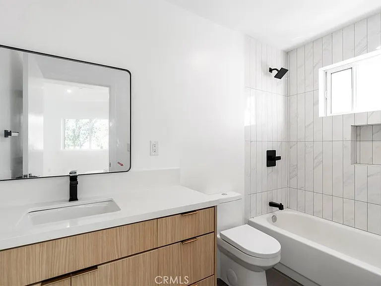2517 Alsace Ave — Photo 15