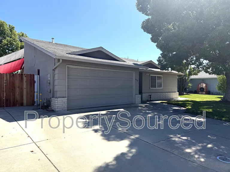 856 Nottingham Dr — Photo 3
