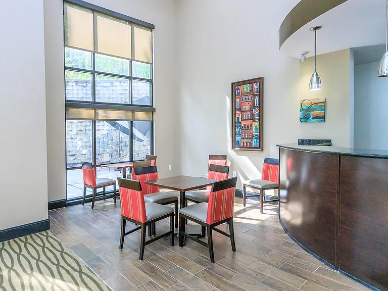 Hilltop Lofts II — Photo 21