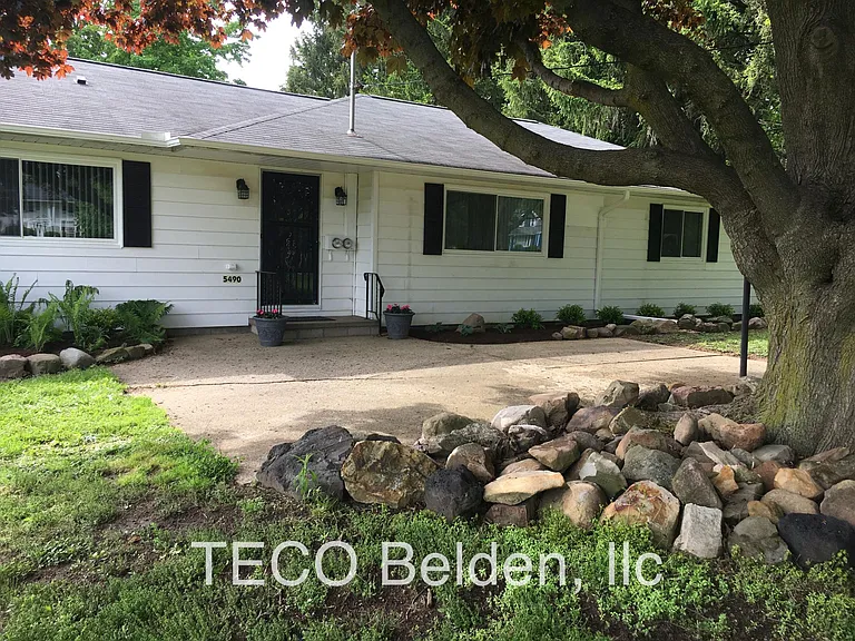 5490 Avon Belden Rd #B — Photo 10