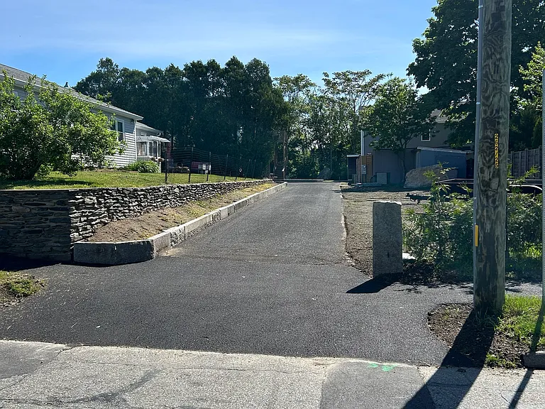 121 Sycamore St — Photo 12