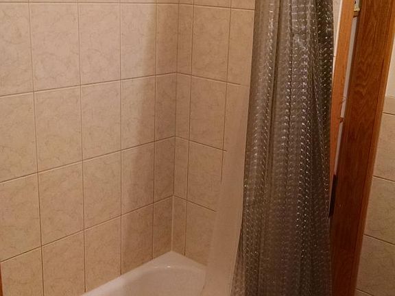 3rd image of 1314 N Bosworth Ave APT 1