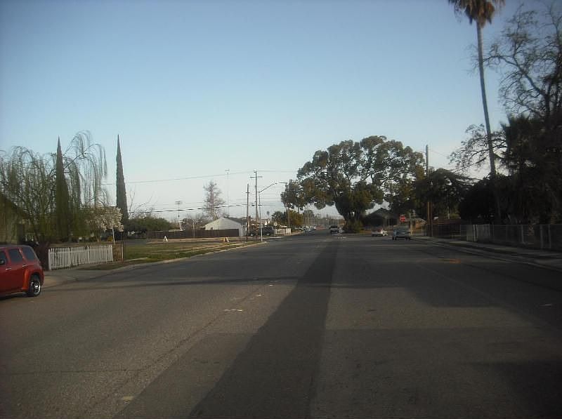 2nd image of 2537 4th St