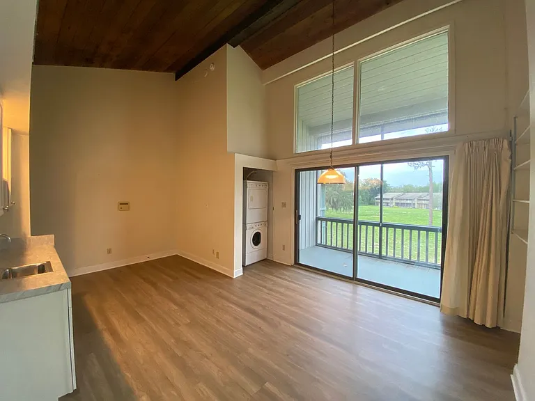 528 Maple Leaf Ct — Photo 7