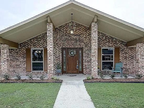 1st image of 304 W Bonaire Dr