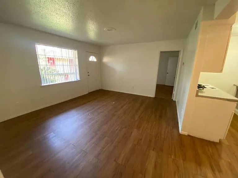 The Pines Apts — Photo 12