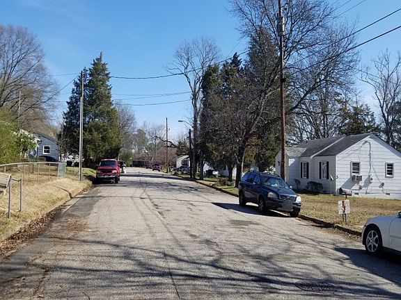 4th image of 2915 Western St