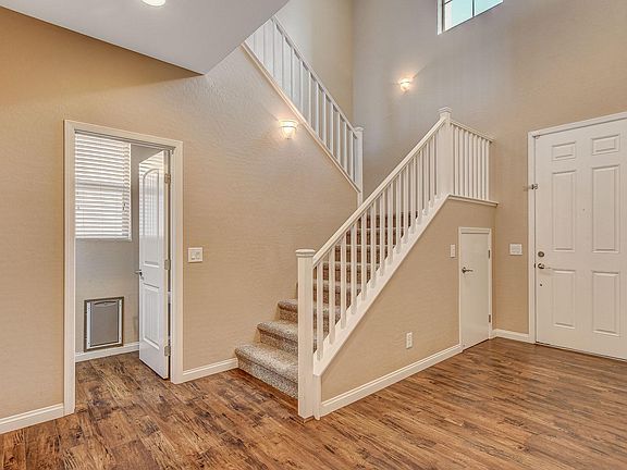 3rd image of 11908 Montanesa Ave