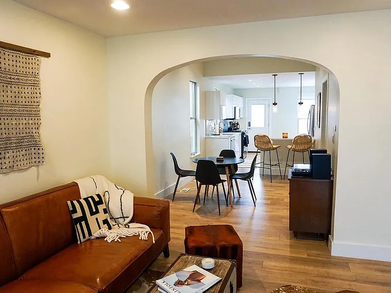 3215 Lawrence St — Photo 2