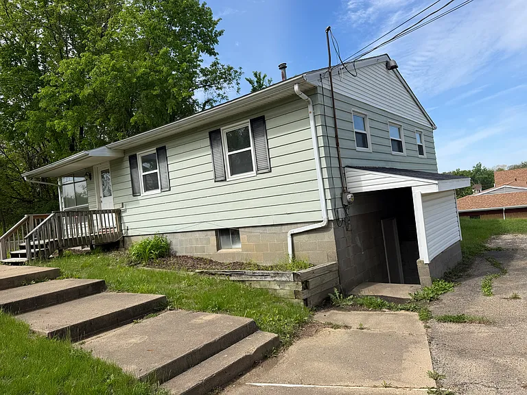 632 Groveland St — Photo 2