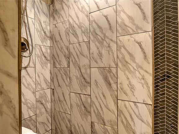 5th image of 5631 Dogwood Ln