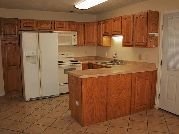 4th image of 145 Sunkist Village Dr