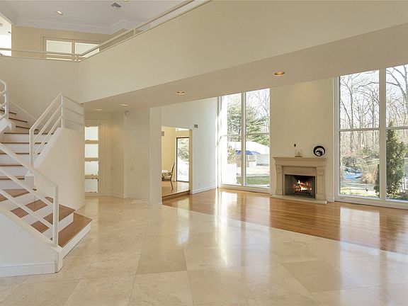 3rd image of 2 Serenite Ln